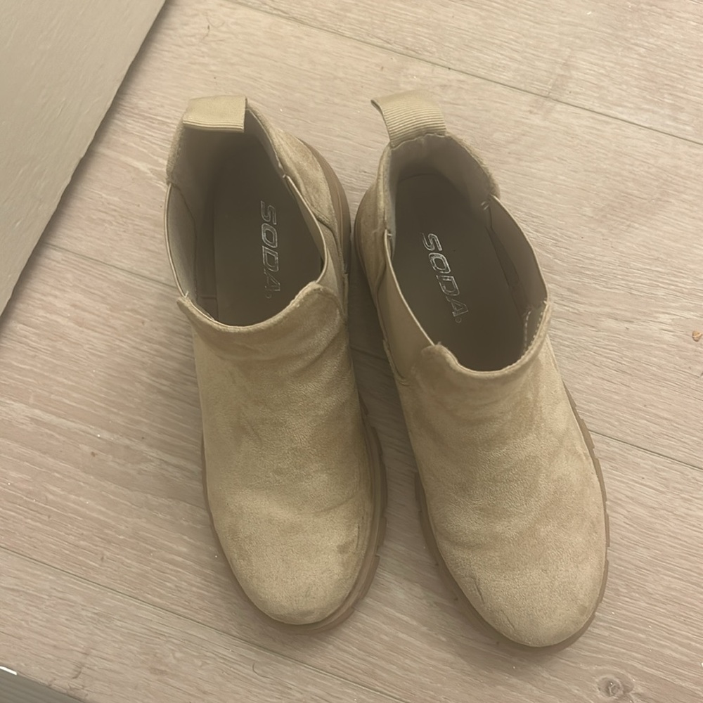 SODA Chunky Chelsea Womens Boots - Picture 2 of 6